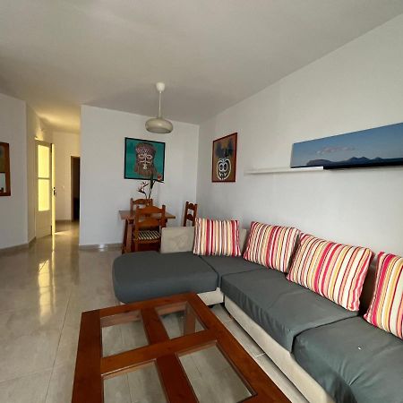 Playa Chica Apt With Terrace 100 M From The Sea Puerto del Carmen  Ngoại thất bức ảnh