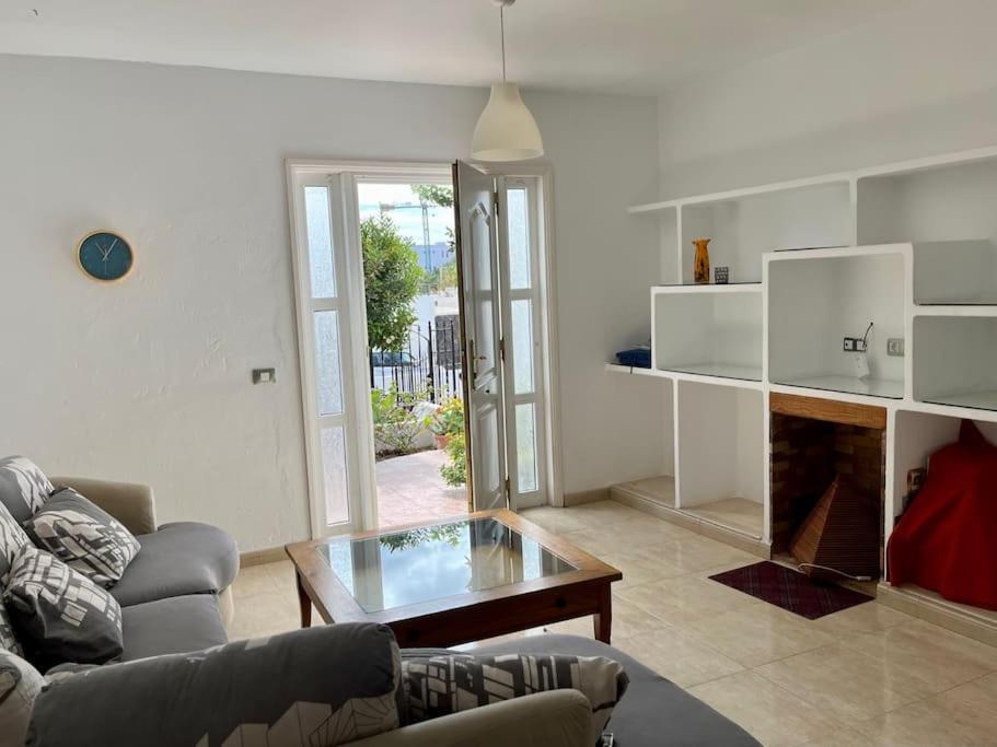 Playa Chica Apt With Terrace 100 M From The Sea Puerto del Carmen  Ngoại thất bức ảnh