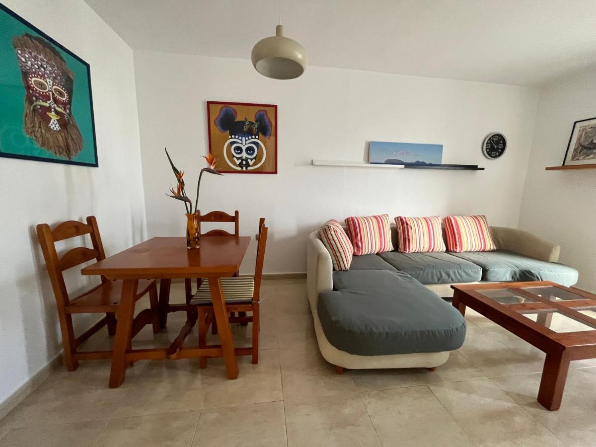 Playa Chica Apt With Terrace 100 M From The Sea Puerto del Carmen  Ngoại thất bức ảnh